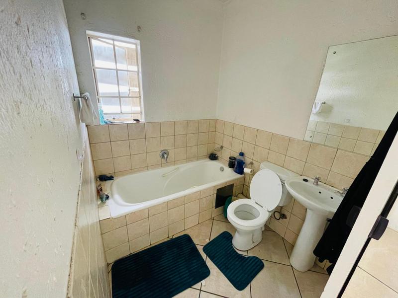2 Bedroom Property for Sale in Waterval East North West